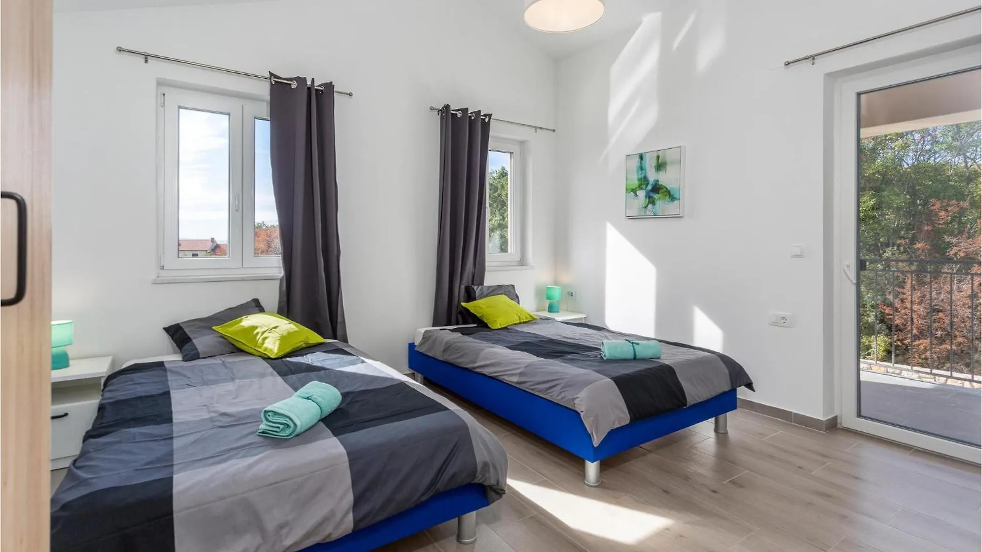 4 Bedroom Amazing Home In Kras Holiday home