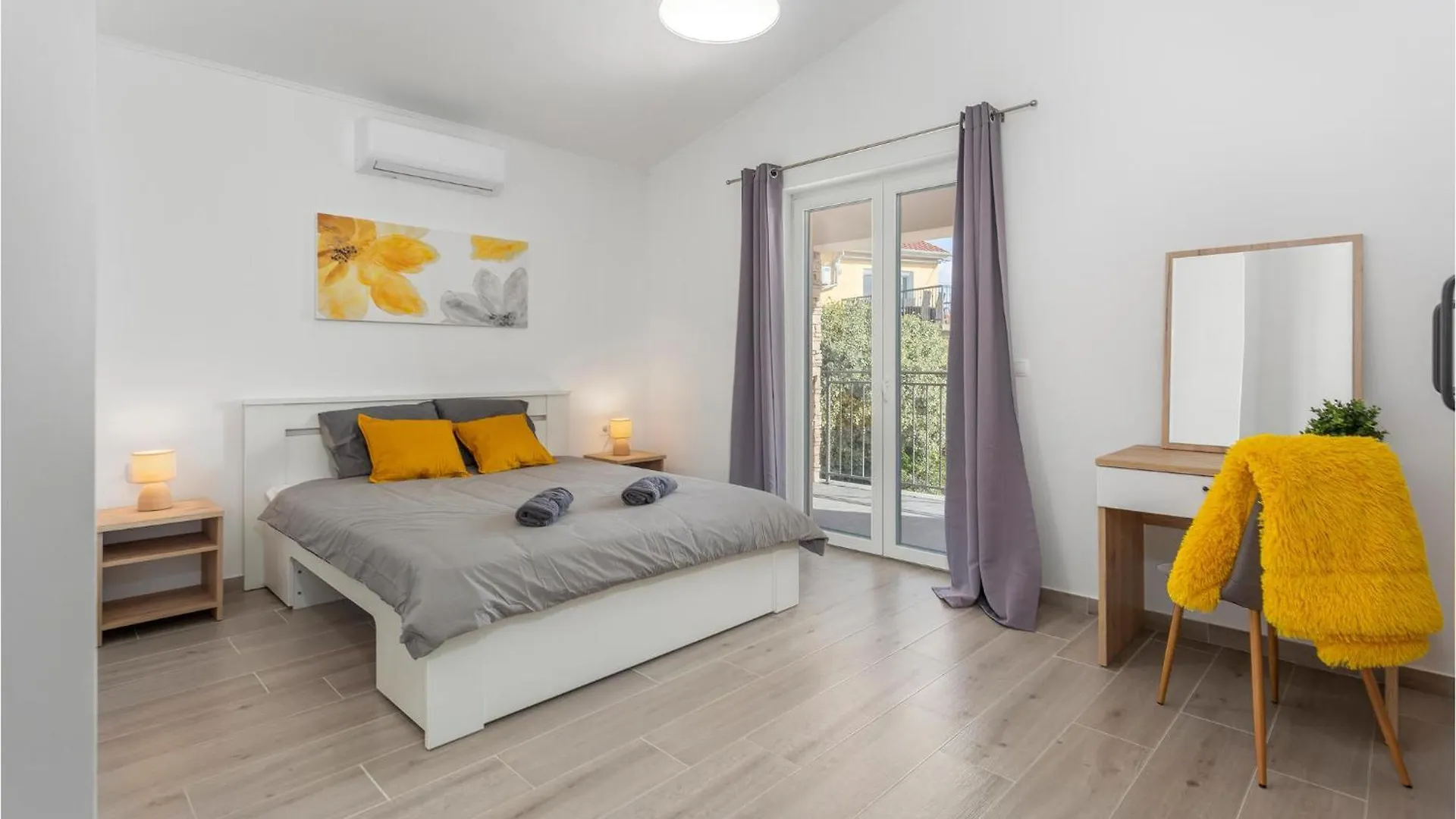4 Bedroom Amazing Home In Kras 0*,